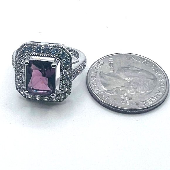 Ring Bomb Party Ring, NWOT, Size 6 - Picture 5 of 5